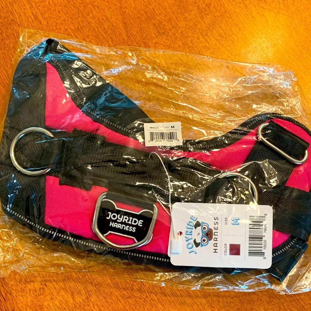 BRAND NEW!!! Joyride Dog Harness in Pink.